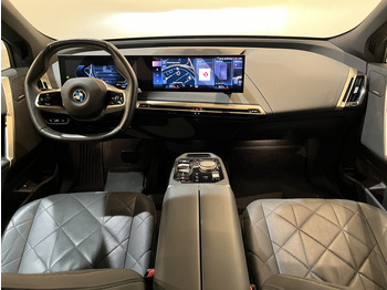 SUV BMW iX xDrive40 High Executive 77 kWh / Luchtvering / Pano / Harman Kardon / Trekhaak / Sportpakket / 27.750 KM !!: foto 2