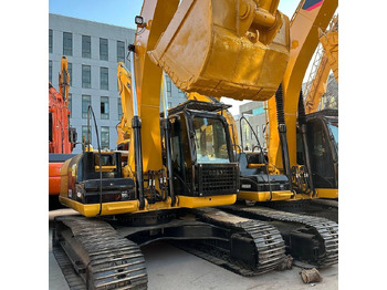 Kāpurķēžu ekskavators CATERPILLAR 323DL
