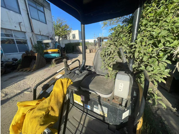 Mini-ekskavators CATERPILLAR 302
