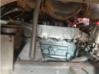 Kravas automašīna pašizgāzējs Howo 6X4: foto 2