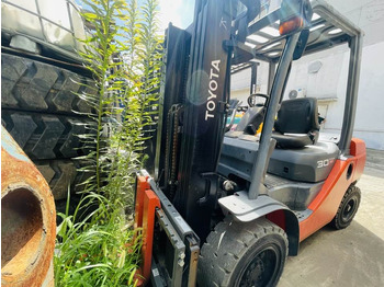 Elektroiekrāvējs Toyota 30: foto 3