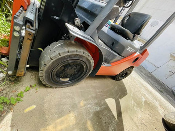 Elektroiekrāvējs Toyota 30: foto 4