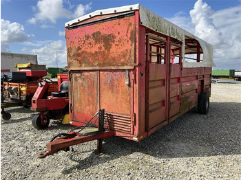 Piekabe dzīvnieku pārvadāšanai