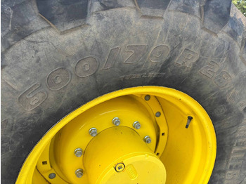 Traktors John Deere 6215R: foto 5