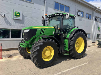 Traktors JOHN DEERE 6215R