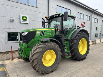 Traktors JOHN DEERE 6215R
