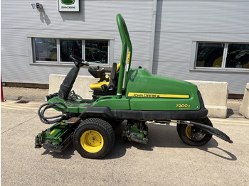 Zāles pļāvējs JOHN DEERE 7200
