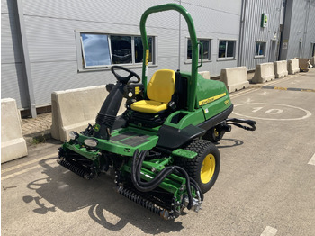 Zāles pļāvējs JOHN DEERE 7200