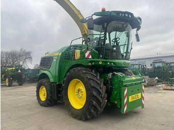Lopbarības kombains JOHN DEERE