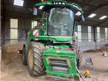 Lopbarības kombains JOHN DEERE