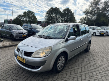 Vieglā automašīna RENAULT
