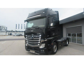Vilcējs MERCEDES-BENZ
