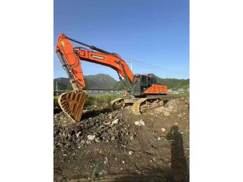 Kāpurķēžu ekskavators DOOSAN