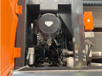 Riteņu ekskavators DOOSAN DX210