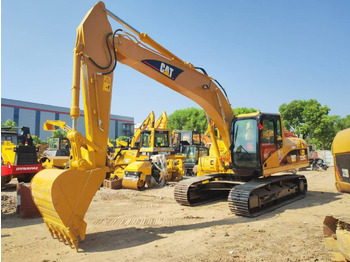 Kāpurķēžu ekskavators CATERPILLAR 320CL