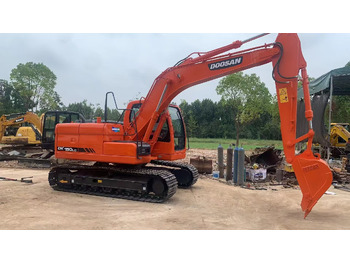 Kāpurķēžu ekskavators DOOSAN DX150
