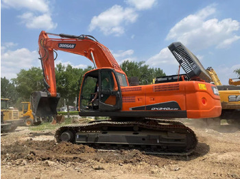 Kāpurķēžu ekskavators DOOSAN DX340