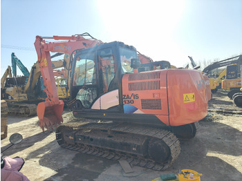 Kāpurķēžu ekskavators HITACHI ZX130
