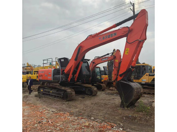 Kāpurķēžu ekskavators HITACHI ZX240