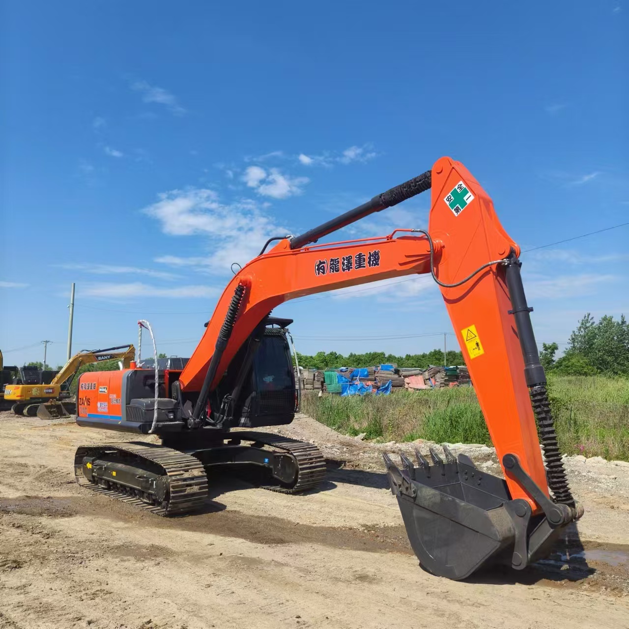 Kāpurķēžu ekskavators HITACHI ZX240
