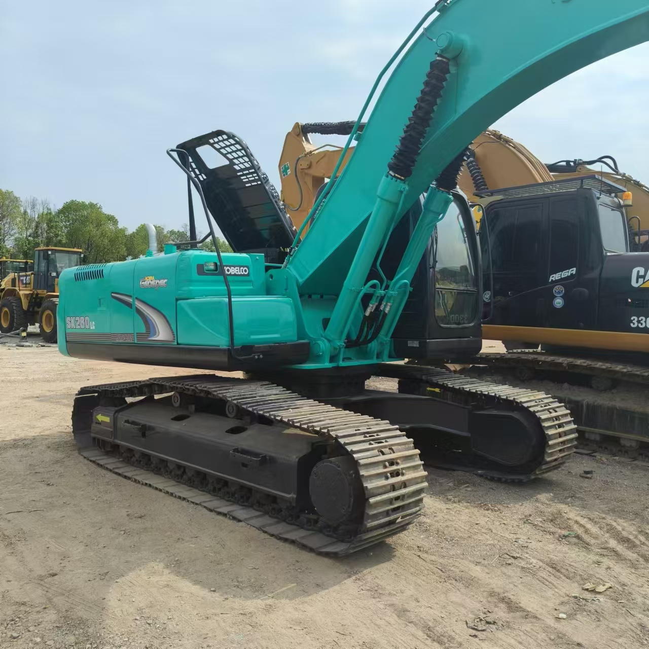 Kāpurķēžu ekskavators KOBELCO SK260: foto 3