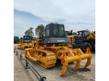 Buldozers SHANTUI