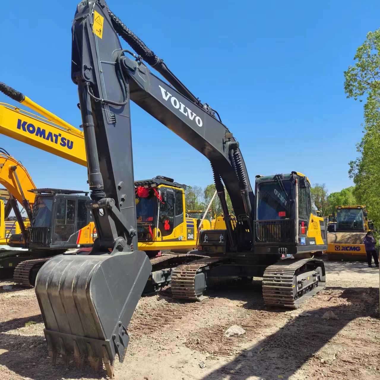 Kāpurķēžu ekskavators VOLVO EC210