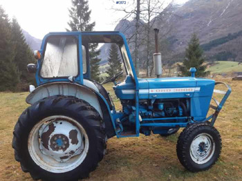 Traktors FORD