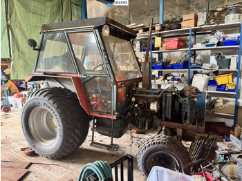 Traktors ZETOR