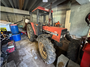 Traktors CASE IH 833