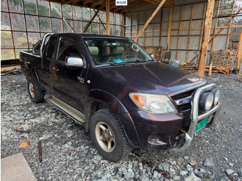 Pikaps TOYOTA Hilux