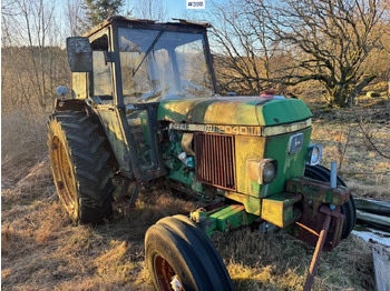 Traktors JOHN DEERE