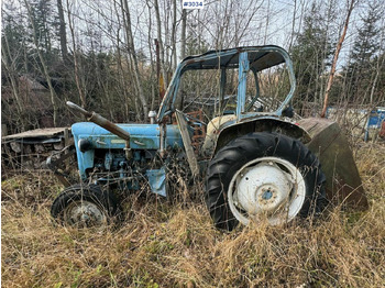 Traktors Ford Super Dexta. Rep object.: foto 3