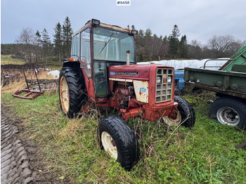 Traktors INTERNATIONAL