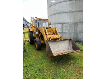 Traktors MASSEY FERGUSON