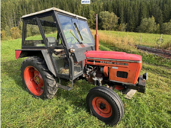 Traktors ZETOR