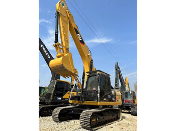 Kāpurķēžu ekskavators CATERPILLAR 320D2