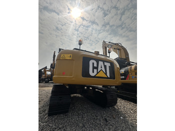 Kāpurķēžu ekskavators CATERPILLAR 320D2: foto 2