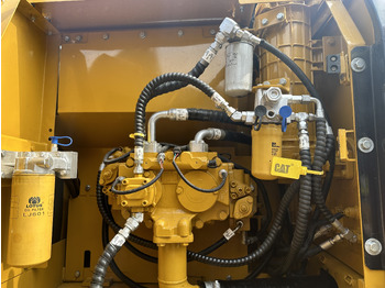 Kāpurķēžu ekskavators CATERPILLAR 320D2: foto 5