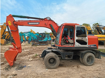 Riteņu ekskavators DOOSAN DX150W