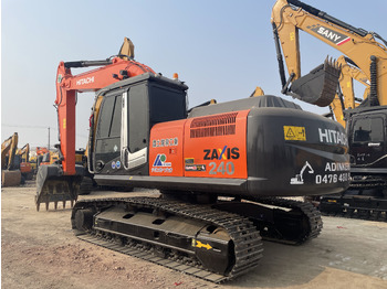 Kāpurķēžu ekskavators HITACHI ZX240