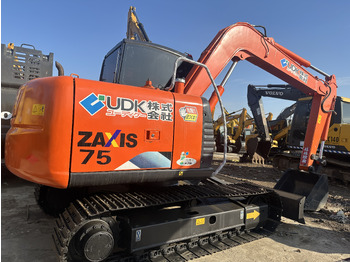 Kāpurķēžu ekskavators HITACHI ZX75