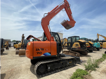 Kāpurķēžu ekskavators HITACHI ZX70