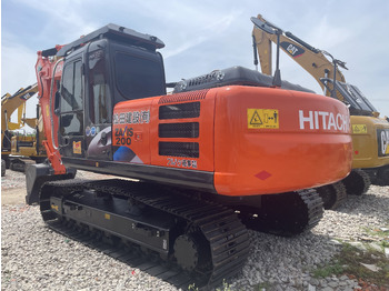 Kāpurķēžu ekskavators HITACHI ZX200
