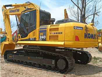 Kāpurķēžu ekskavators KOMATSU PC240