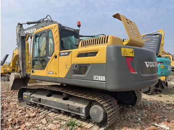 Kāpurķēžu ekskavators VOLVO EC200