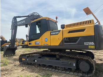 Kāpurķēžu ekskavators VOLVO EC250