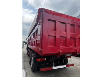 Kravas automašīna pašizgāzējs SINOTRUCK HOWO: foto 3