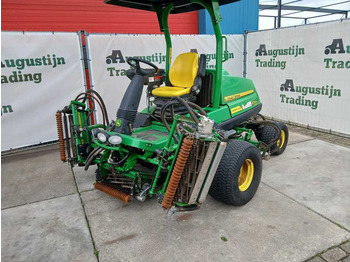 Zāles pļāvējs JOHN DEERE 8700