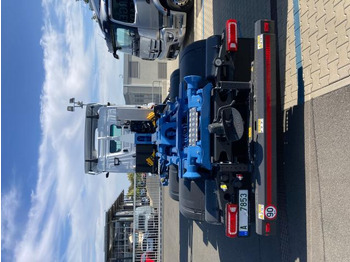 Pacēlājs ar āķi Mercedes-Benz eActros 300 L: foto 3